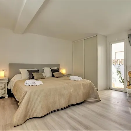 Can Picafort Sleeps 8 Air Con Wifi