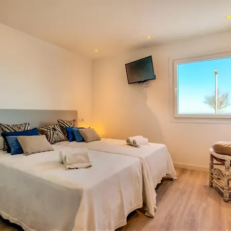 Villa Can Picafort Sleeps 8 Air Con Wifi *